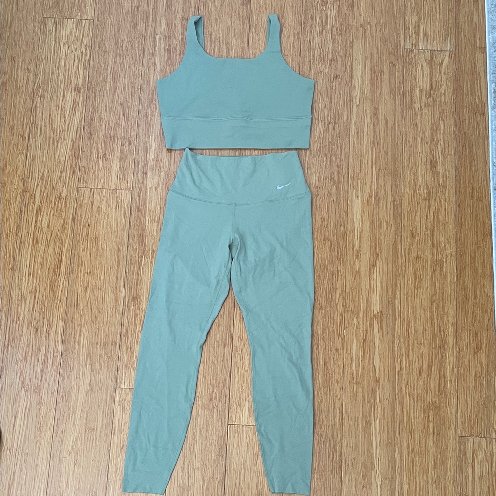 Nike Women's Zenvy Leggings and Bra Top Set